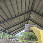 Avanza techado cancha en el distrito municipal Manabao
