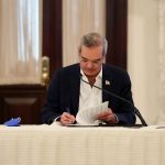 Presidente crea comisión para transformar sistema educativo