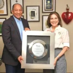 Club Los Prados reconoce alcaldesa Carolina Mejía en cena 58 aniversario de su fundación