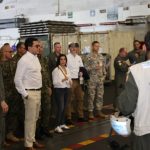 Embajadora Leah Campos visita portaaviones de Estados Unidos junto a autoridades dominicanas