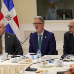 Comisión Bicameral se reúne con ministro de Hacienda y el vicepresidente de AIRD