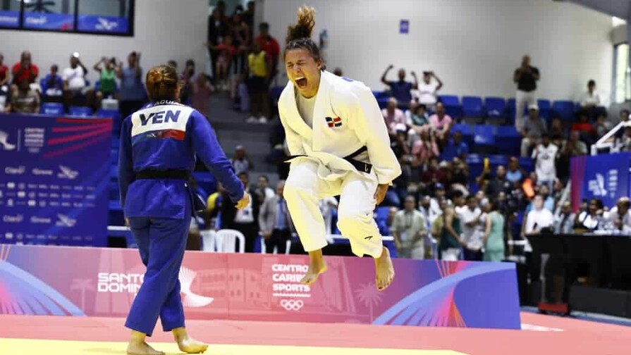 esmeralda-mariano-otorga-oro-a-dominicana-en-los--70-kilos-del-judo-ac08375b-focus-0-0-896-504